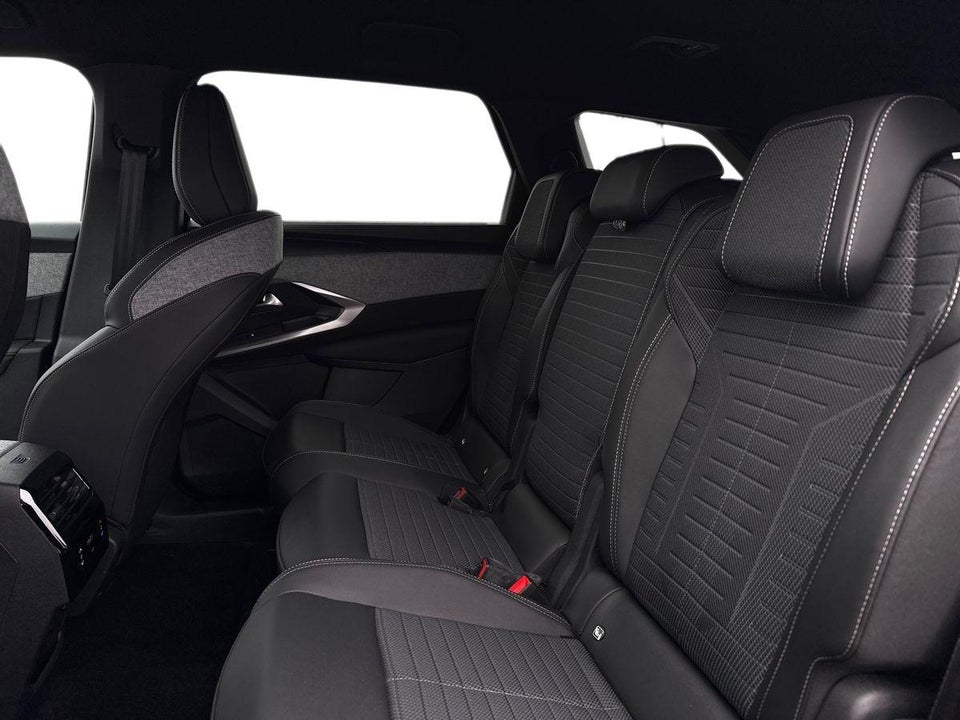 Peugeot e-5008 77 Allure 7prs 5d
