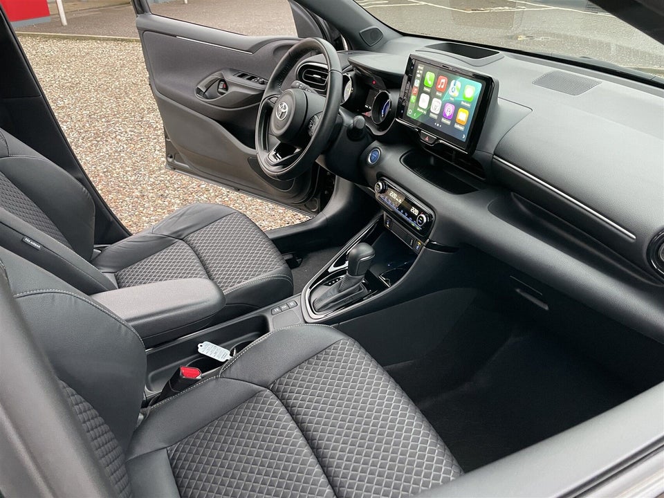 Toyota Yaris 1,5 Hybrid Style e-CVT 5d