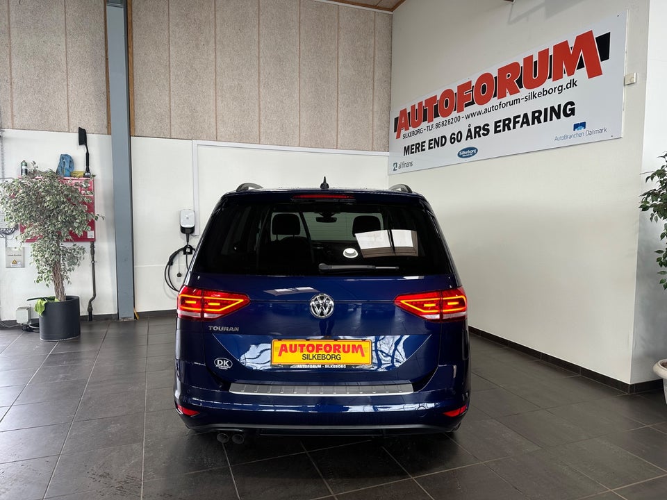 VW Touran 2,0 TDi 150 IQ.Drive DSG Van 5d