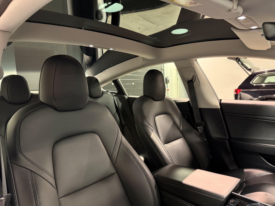 Tesla Model 3 Standard Range+ RWD 4d