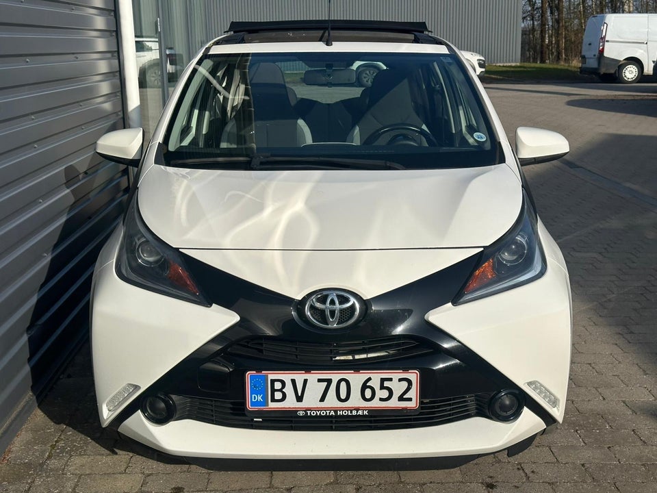 Toyota Aygo 1,0 VVT-i x-wave x-shift Sky 5d