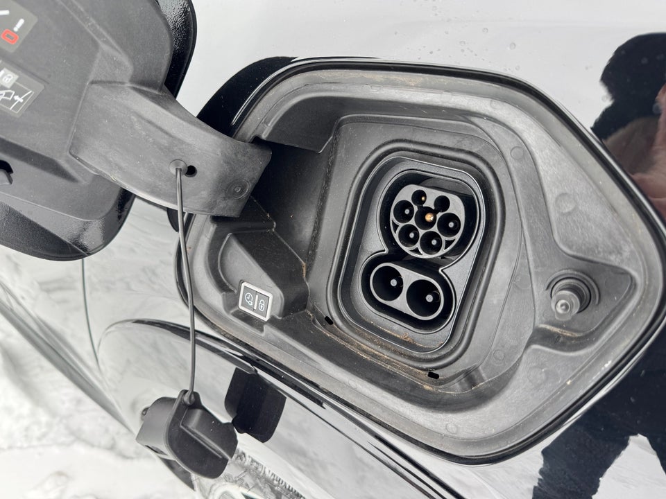 Peugeot e-208 50 GT 5d