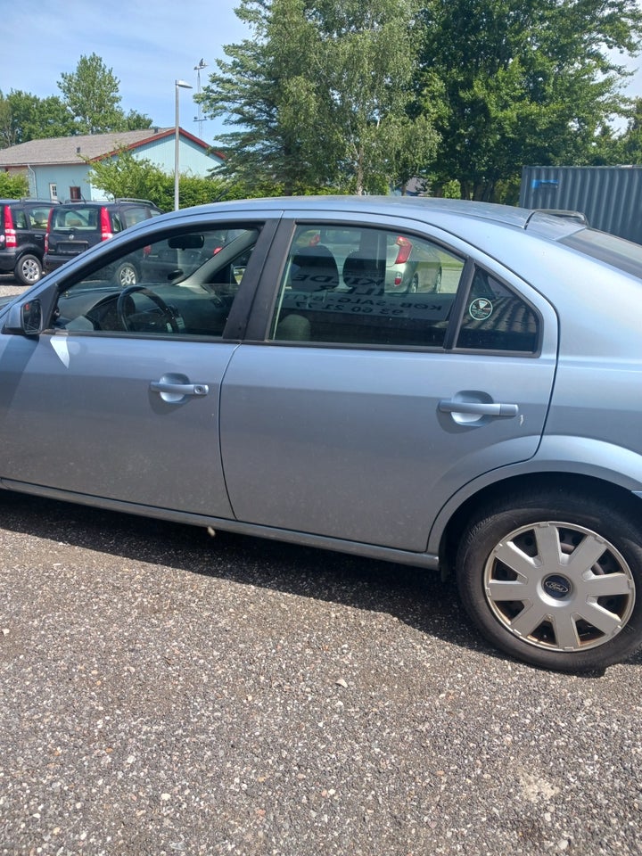 Ford Mondeo 2,5 170 Ebony 5d