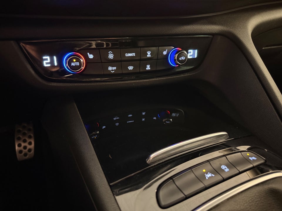 Opel Insignia 1,6 T 200 Dynamic Sports Tourer 5d