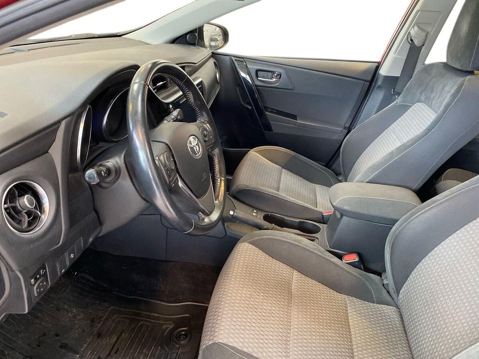 Toyota Auris 1,8 Hybrid H2 Spirit Touring Sports CVT 5d