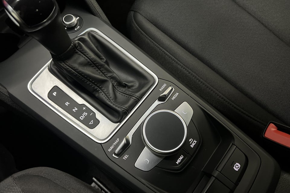 Audi Q2 35 TFSi Prestige S-tr. 5d