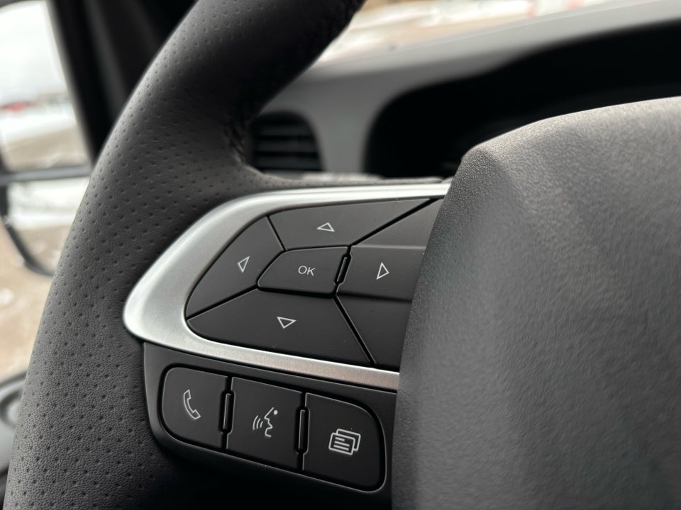 Iveco Daily 3,0 35S18 4100mm Box m/lift AG8