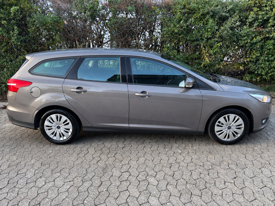 Ford Focus 1,0 SCTi 100 Titanium stc. 5d
