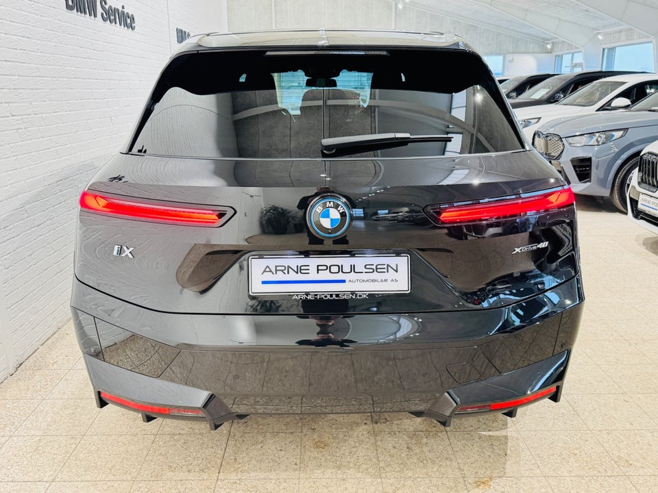 BMW iX xDrive40 Supercharged 5d