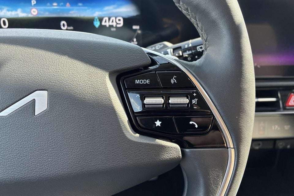 Kia Niro 64 EV Premium 5d
