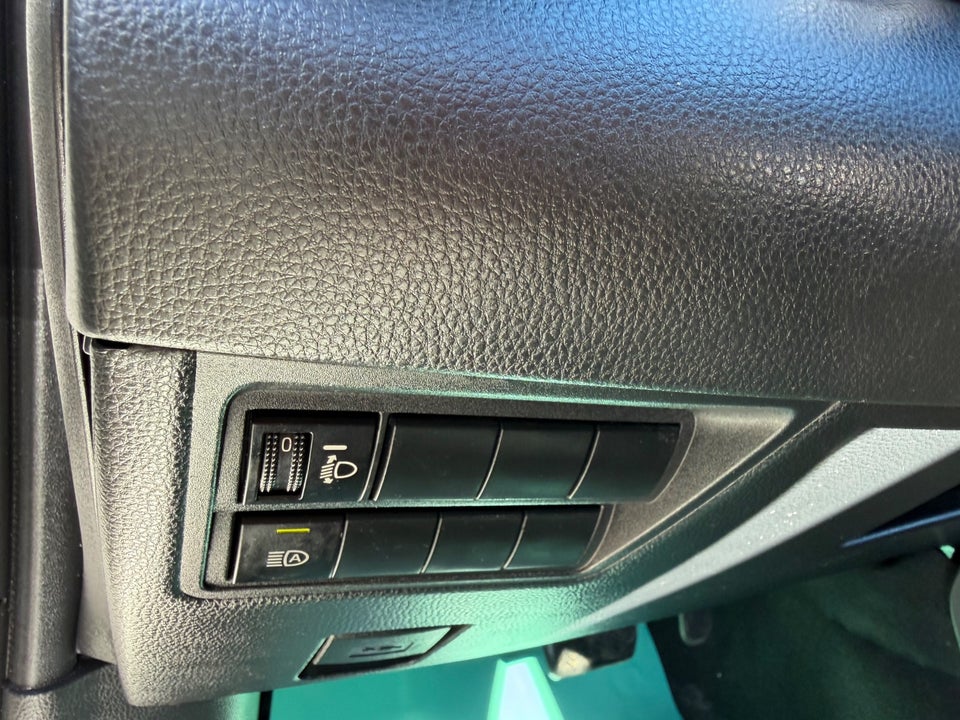 Toyota Yaris 1,5 Hybrid H3 e-CVT 5d