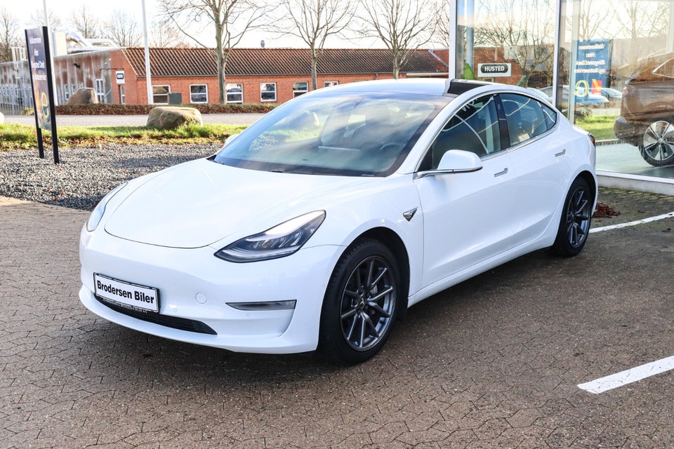 Tesla Model 3 Long Range AWD 4d