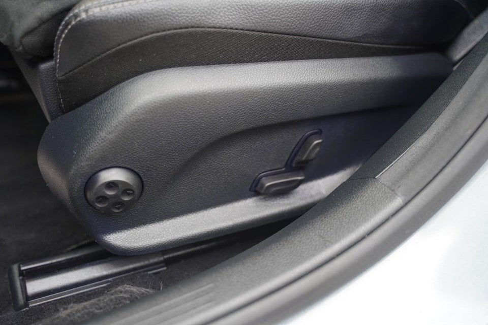 Mercedes C220 d 2,0 AMG Line stc. aut. 5d