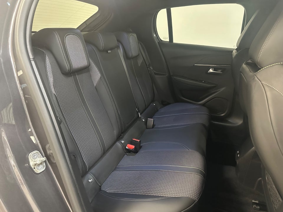 Peugeot 208 1,2 PureTech 100 GT 5d
