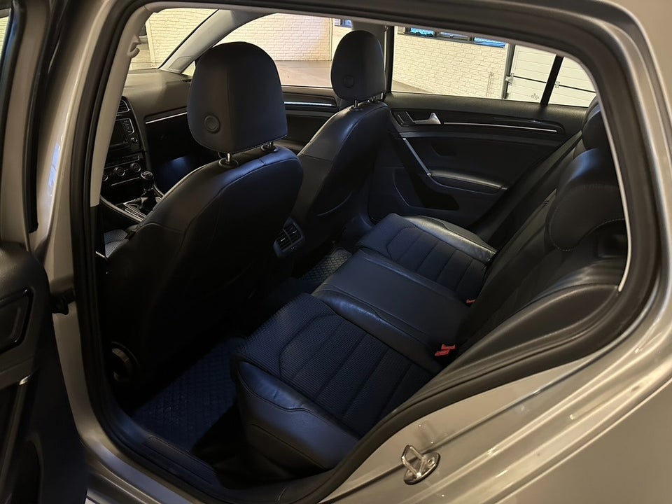 VW Golf VII 2,0 TDi 150 Comfortline BMT 5d