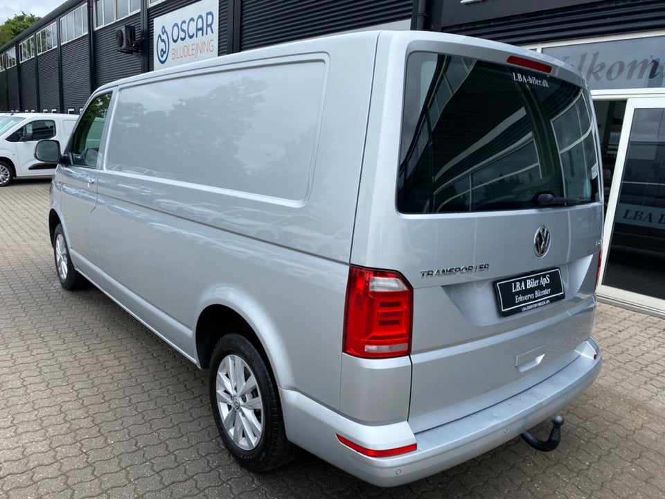 VW Transporter 2,0 TDi 150 Kassevogn DSG lang