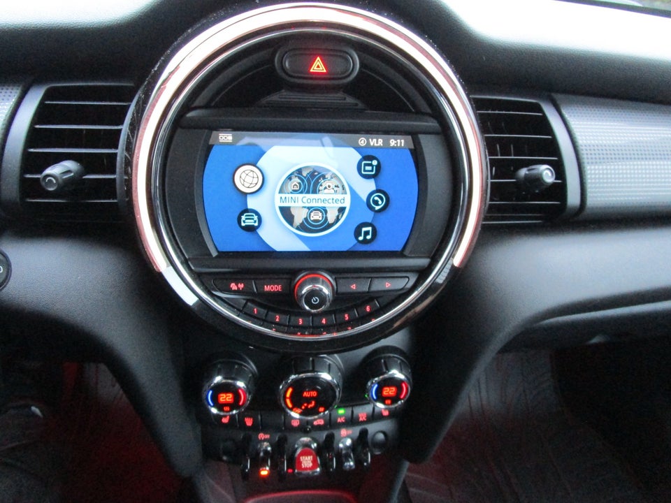MINI Cooper 1,5 Essential 3d