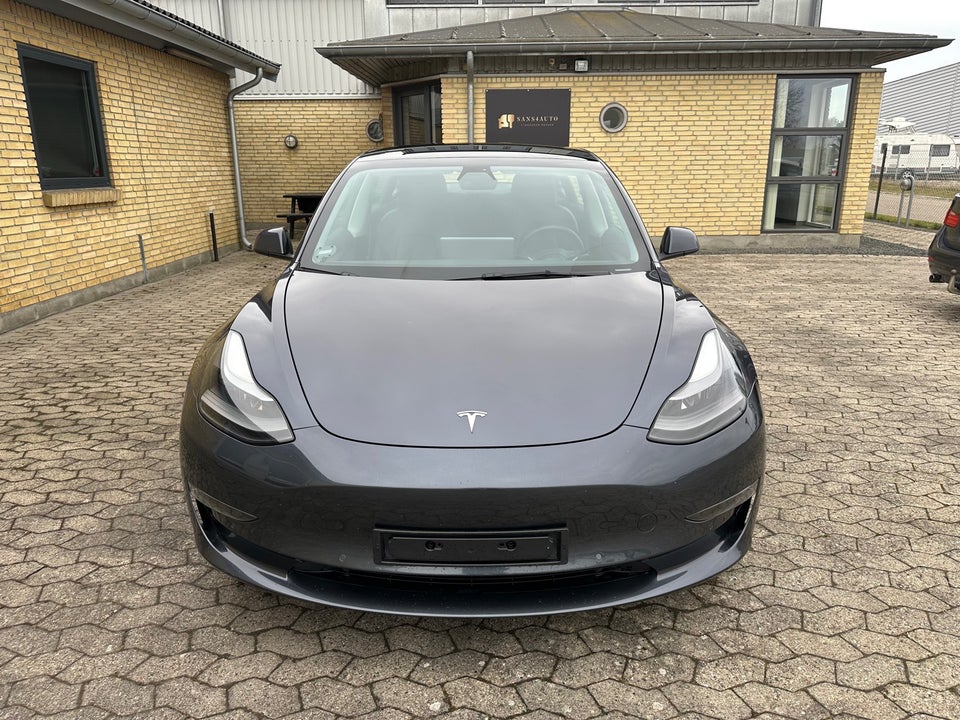 Tesla Model 3 Long Range AWD 4d