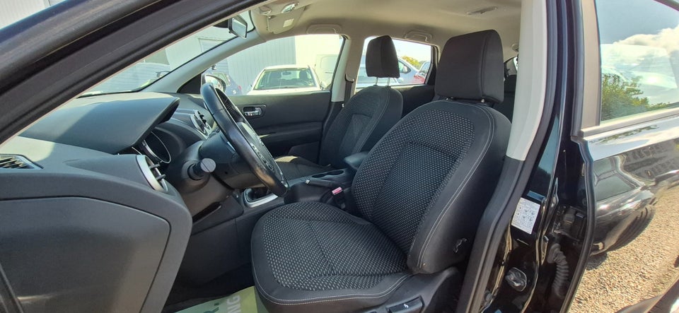 Nissan Qashqai 1,6 Tekna 5d