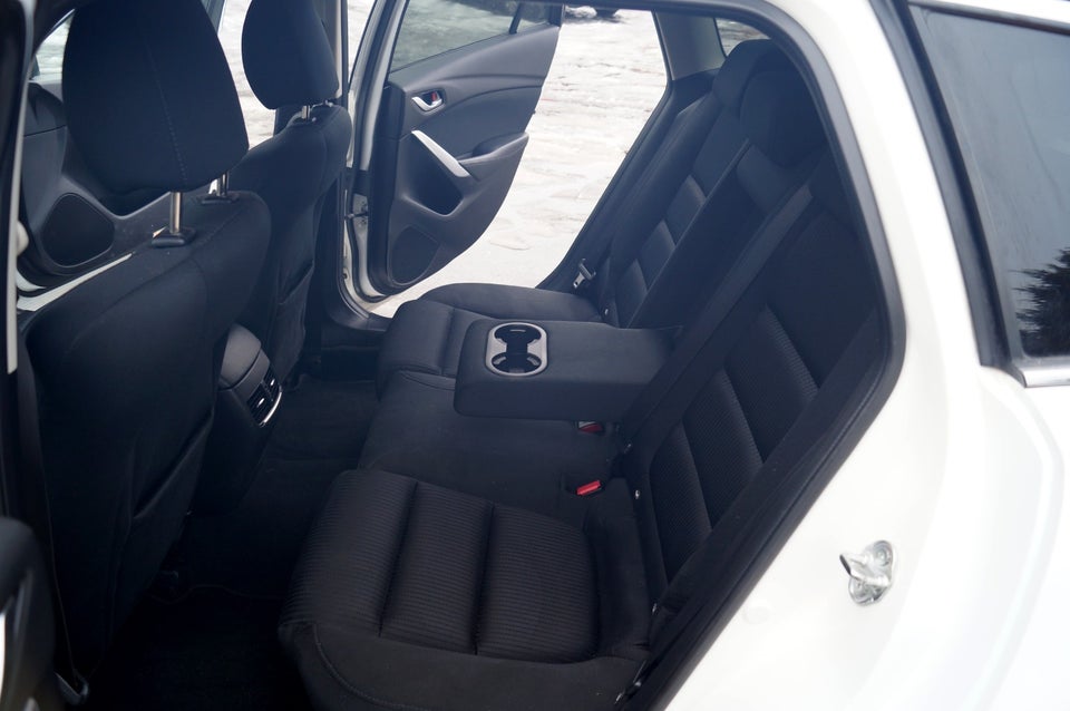 Mazda 6 2,2 SkyActiv-D 150 Core Business stc. 5d