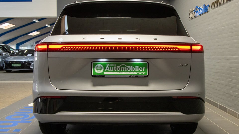 Xpeng G9 Standard Range 5d