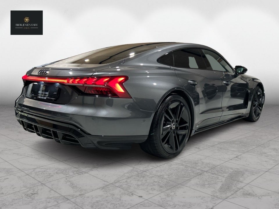 Audi e-tron GT quattro 4d