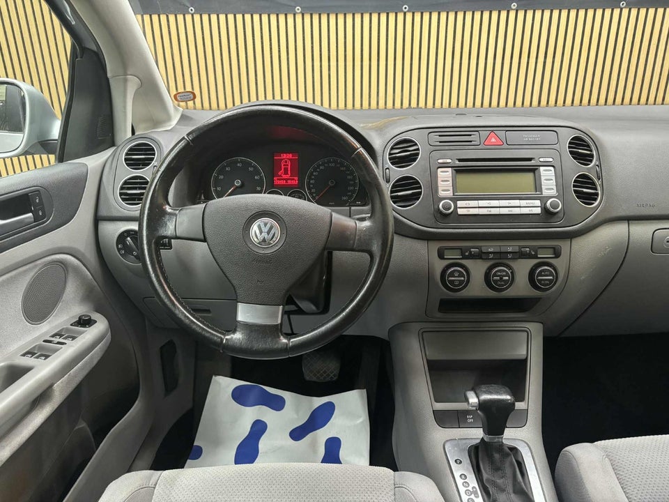 VW Golf Plus 2,0 FSi Comfortline Tiptr. 5d