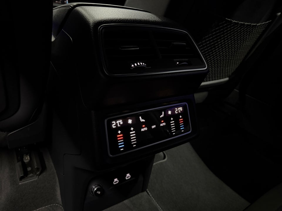 Audi Q8 e-tron 55 Advanced quattro 5d