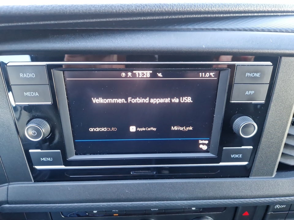 VW Transporter 2,0 TDi 110 Kassevogn lang