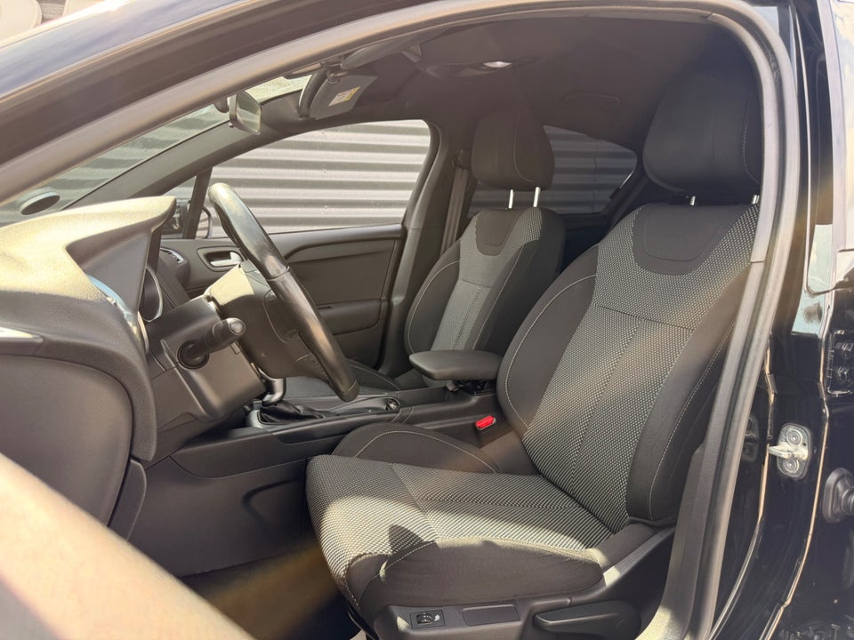 DS DS 4 CrossBack 1,6 BlueHDi 120 EAT6 5d