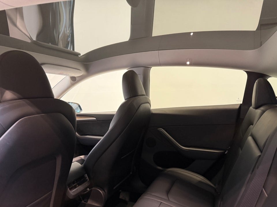 Tesla Model Y Long Range AWD 5d