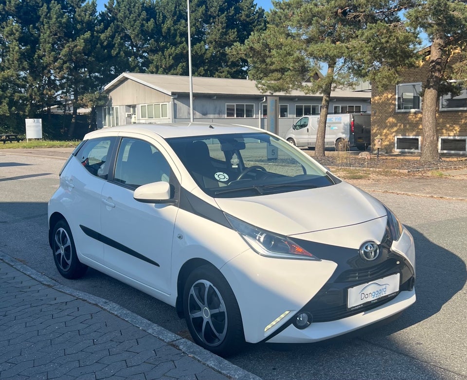 Toyota Aygo 1,0 VVT-i x-touch 5d