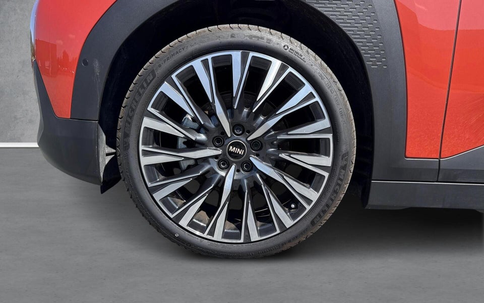MINI Aceman E Favoured Trim L 5d