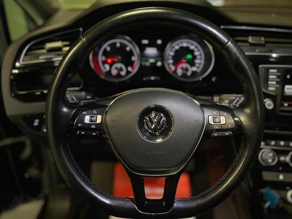 VW Touran 2,0 TDi 150 Highline DSG 7prs 5d