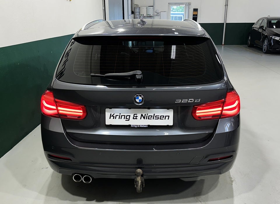BMW 320d 2,0 Touring aut. 5d