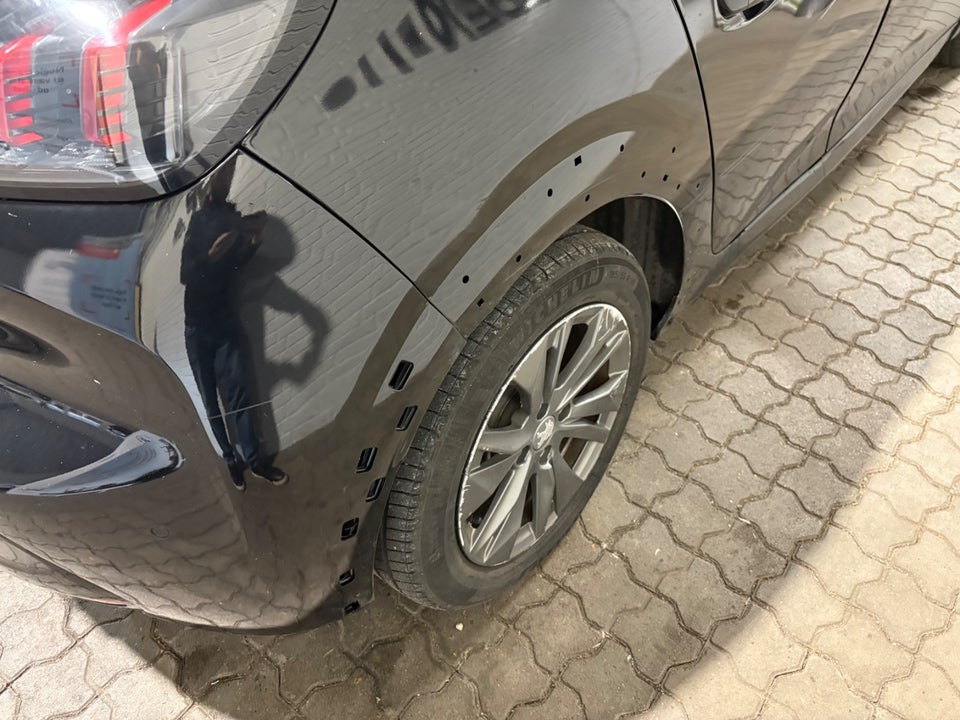 Peugeot e-208 50 Allure 5d