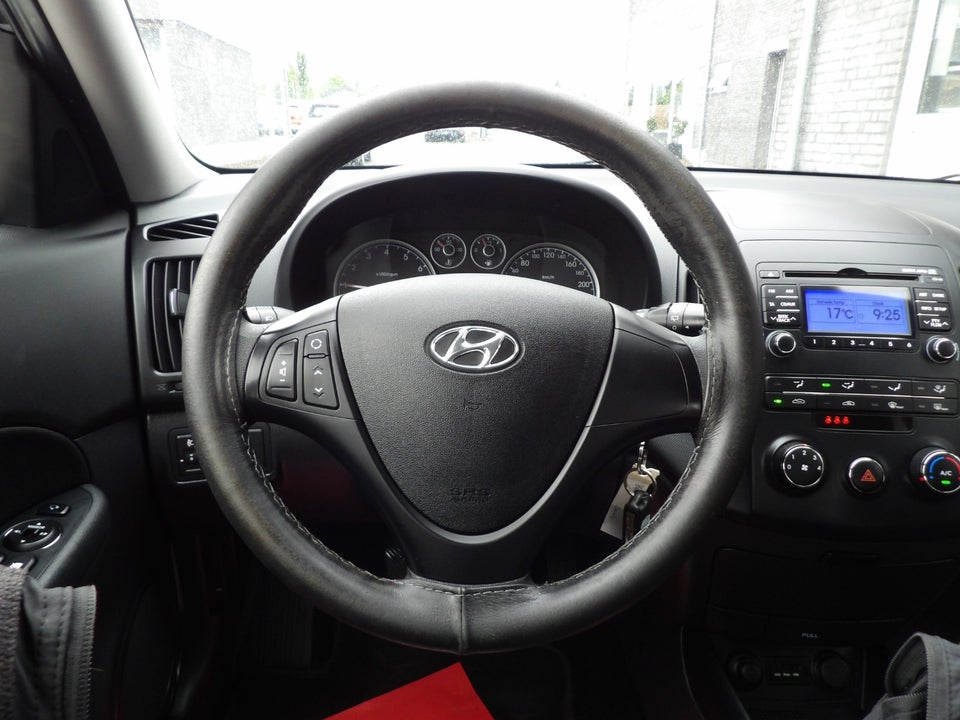 Hyundai i30 1,4 Classic Cool 5d