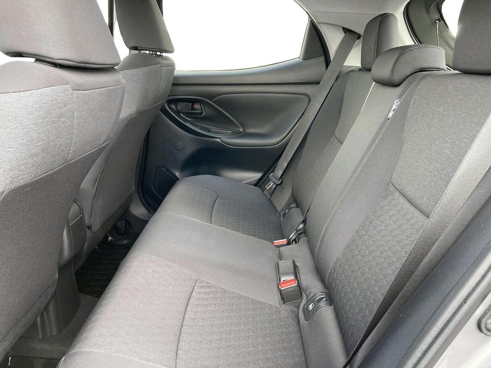 Toyota Yaris 1,5 Hybrid Active Tech e-CVT 5d