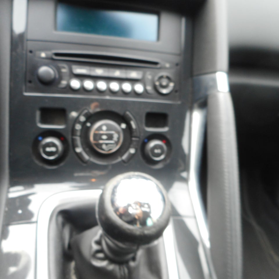 Peugeot 3008 1,6 HDi 112 Active 5d