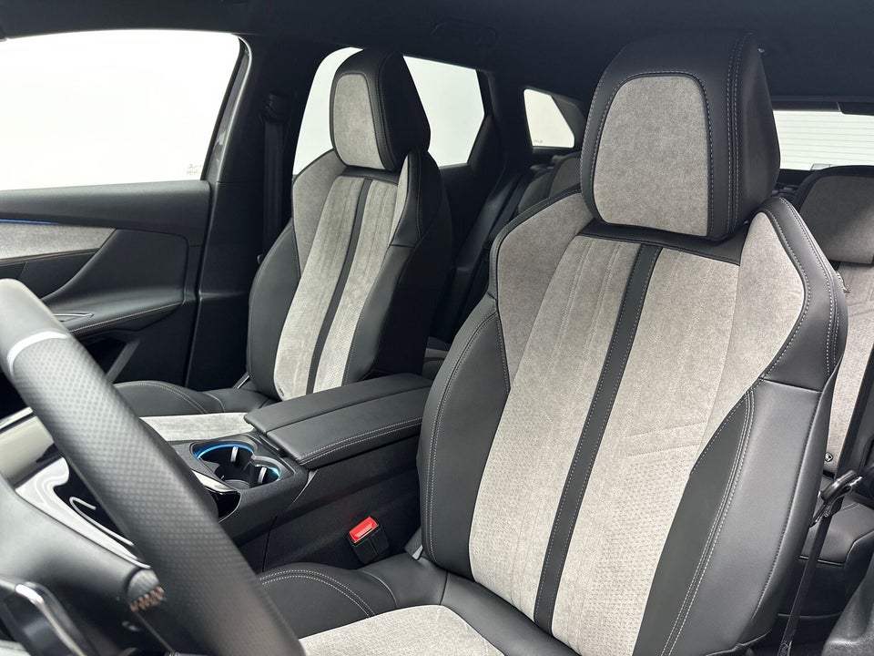 Peugeot 3008 1,6 Hybrid First GT EAT8 5d