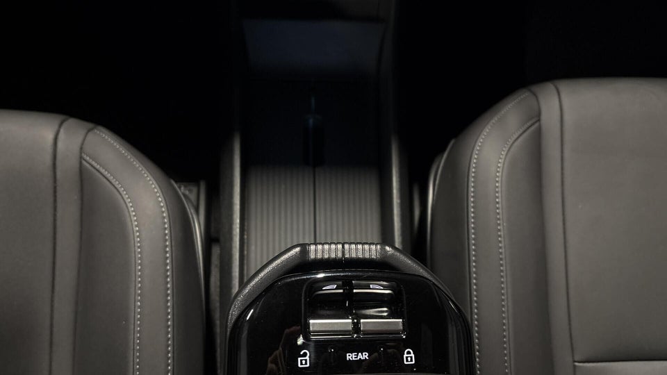 Volvo EX30 Extended Range Plus 5d