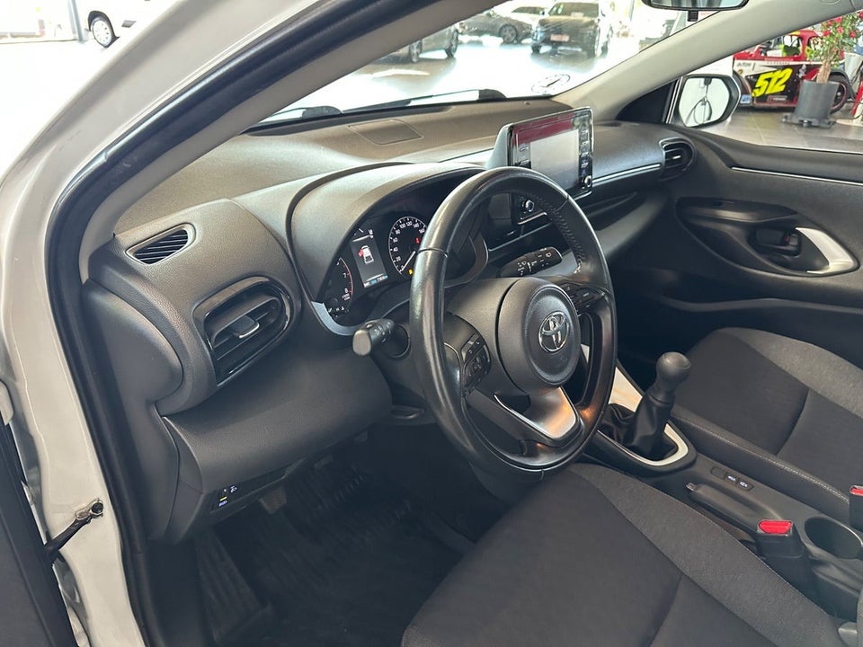 Toyota Yaris 1,0 Essential Van 5d