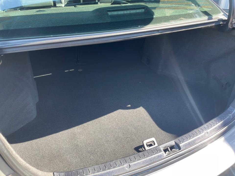 Toyota Avensis 1,6 VVT-i T1 4d