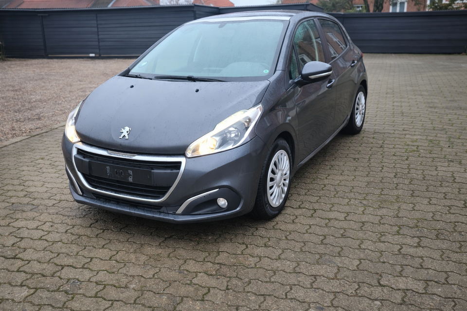 Peugeot 208 1,6 BlueHDi 100 Chili Sky 5d