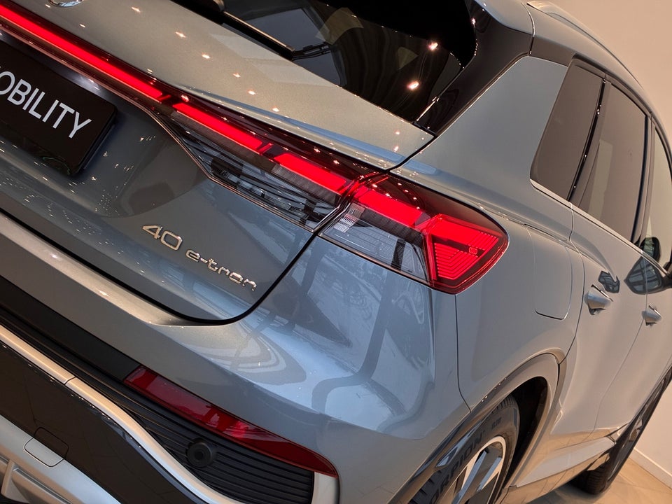 Audi Q4 e-tron 40 S-line 5d