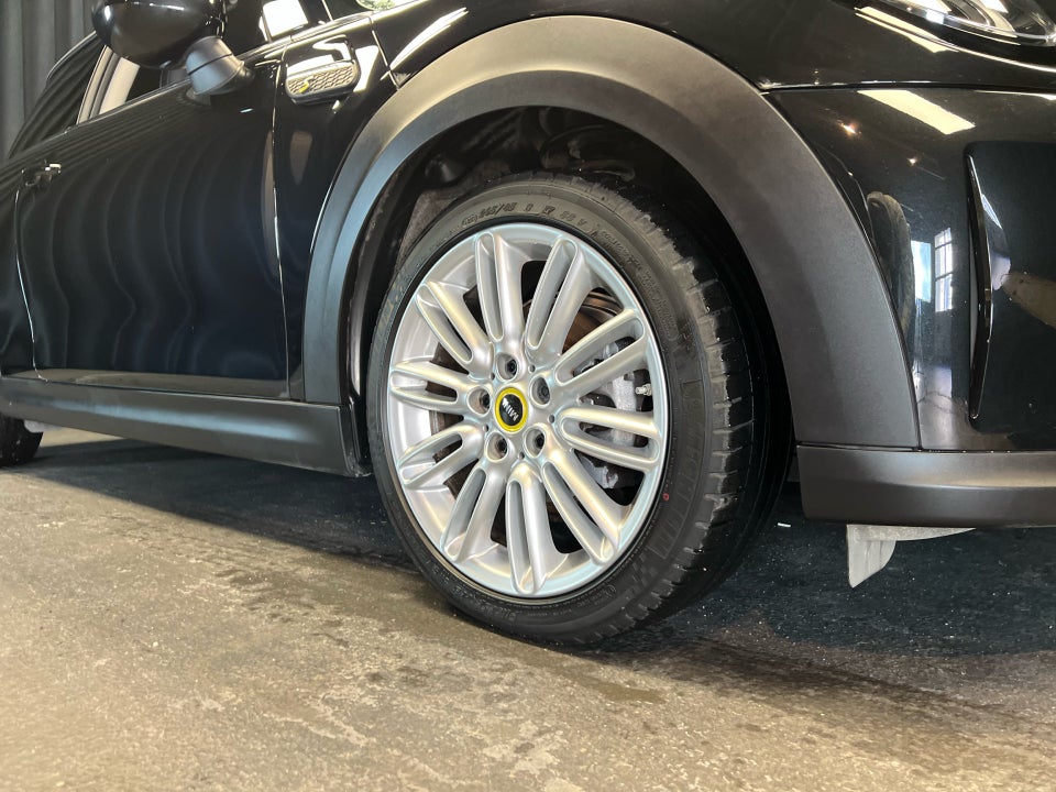 MINI Cooper SE Classic Trim 3d