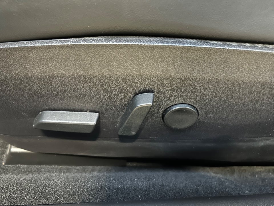 Tesla Model 3 Long Range AWD 4d