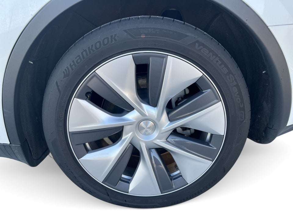 Tesla Model Y RWD 5d
