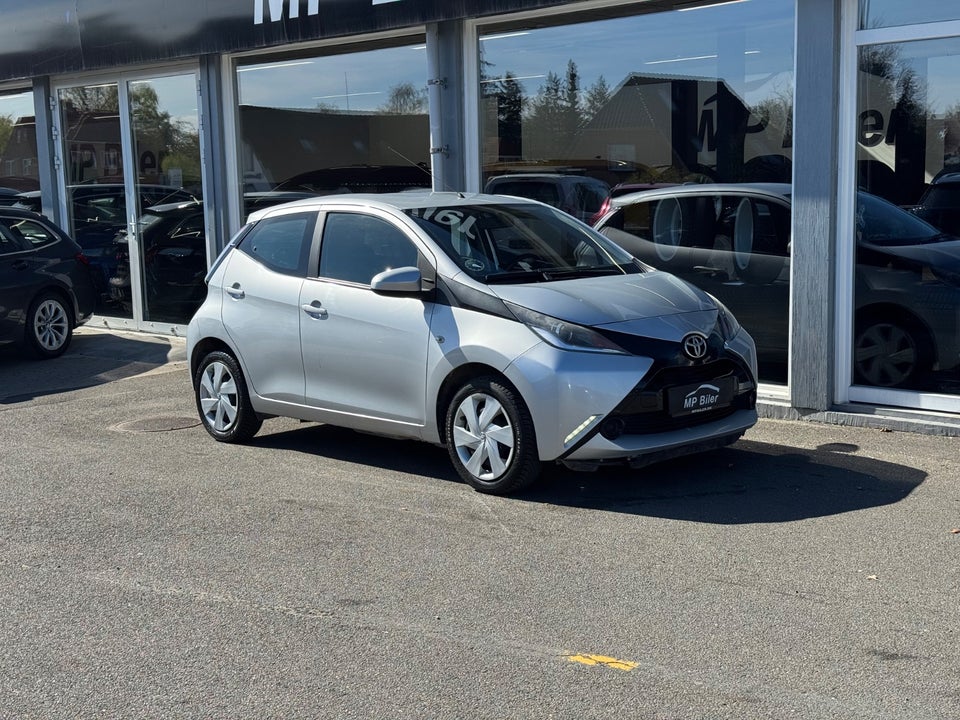 Toyota Aygo 1,0 VVT-i x-play 5d