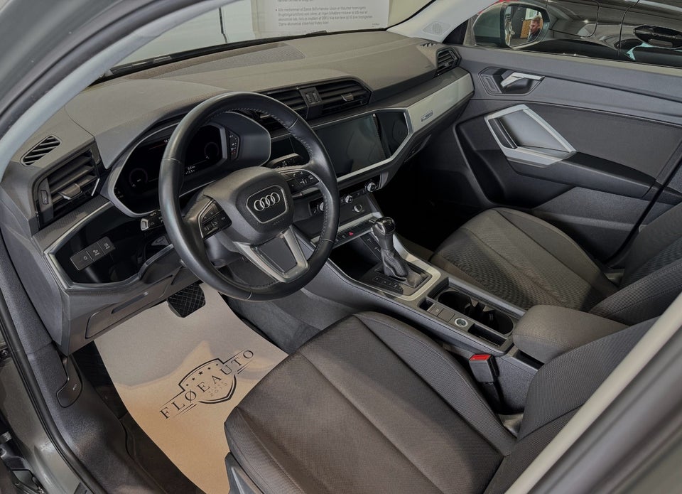 Audi Q3 35 TDi S-line S-tr. 5d